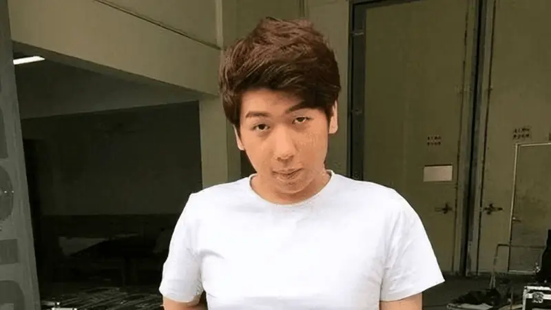 炫神重新获得二路解说权后,光速删除道歉帖,官方无视此事