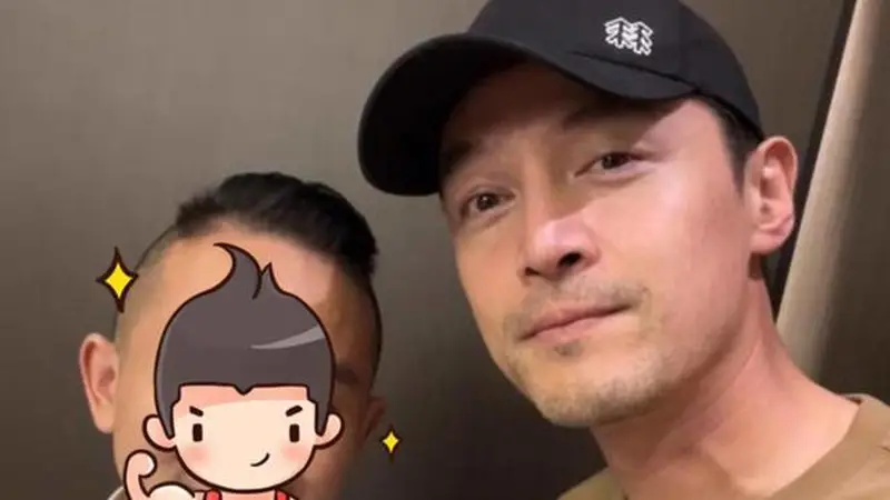 胡歌夫妇重庆低调合体！小12岁妻子正面照曝光，这气质太能打了！