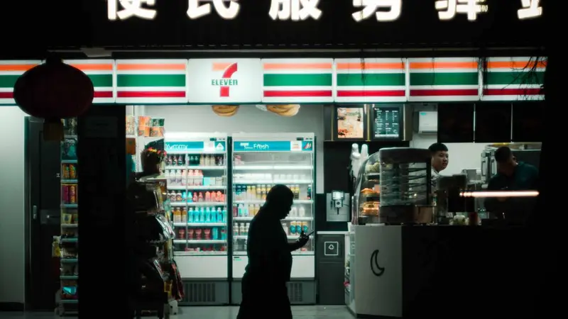 谁来拯救便利店？