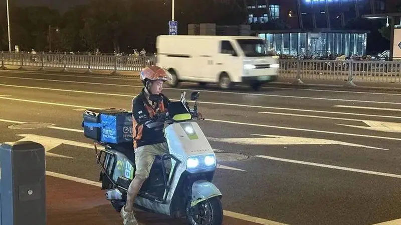 苏州出台外卖交管新政:外卖小哥等红灯不计入配送时间
