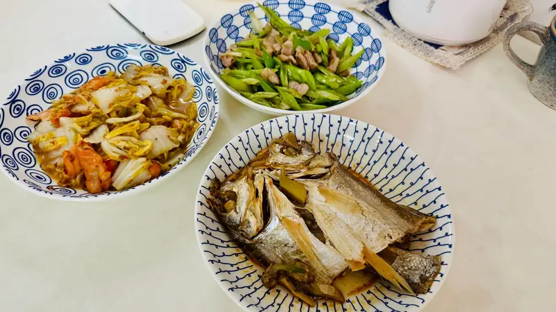娃娃菜芹菜蒸鱼家常菜一锅出