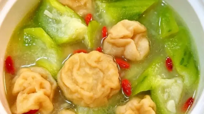 时令丝瓜搭配弹嫩鱼腐,解锁岭南夏日清爽鲜汤