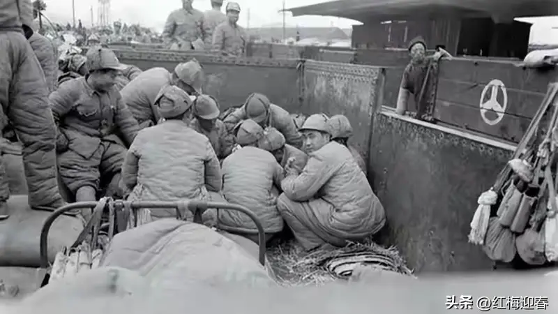 邱清泉死前丑态:剪掉将星换上兵服,搂着女护士听完最后一场戏
