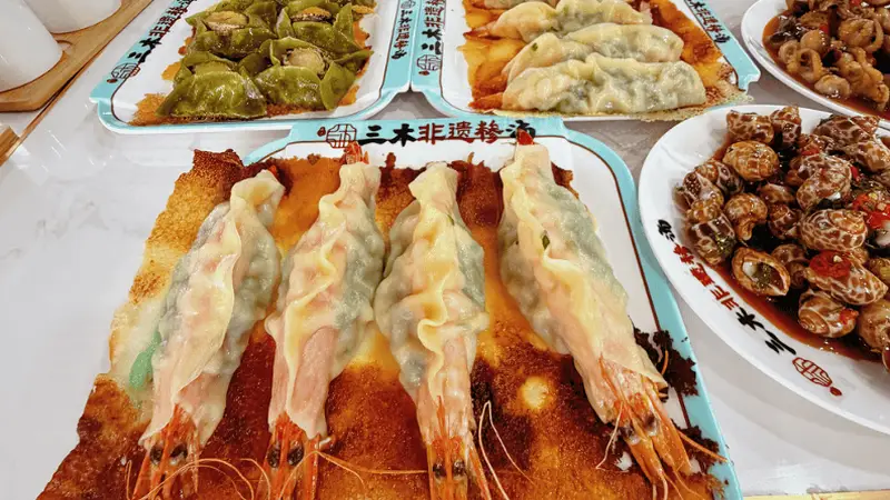日照旅游吃什么？三木非遗糁汤配海鲜锅贴，地道早餐打卡！
