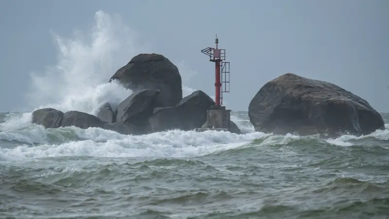 台风“美莎克”来袭，风浪雨“三碰头”有哪些危险？
