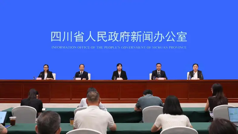 雅安文旅融合新篇章：打造熊猫特色与多元目的地吸引游客持续来访