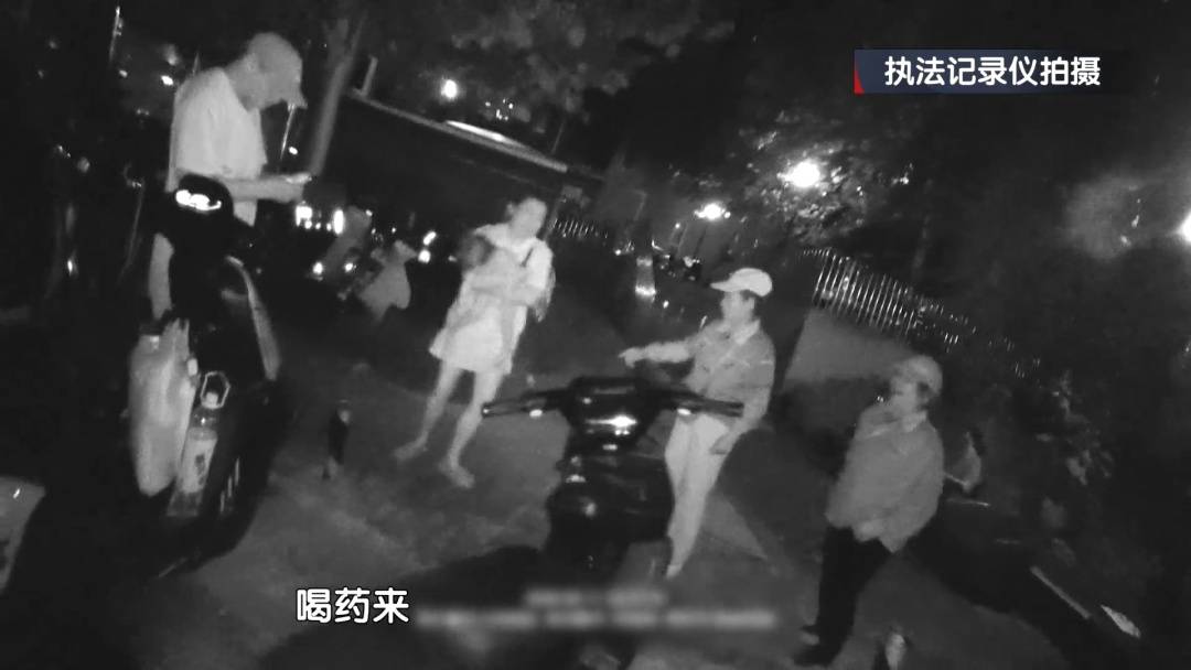 北京突发：一岁幼童呛药窒息 丰台民警现场急救