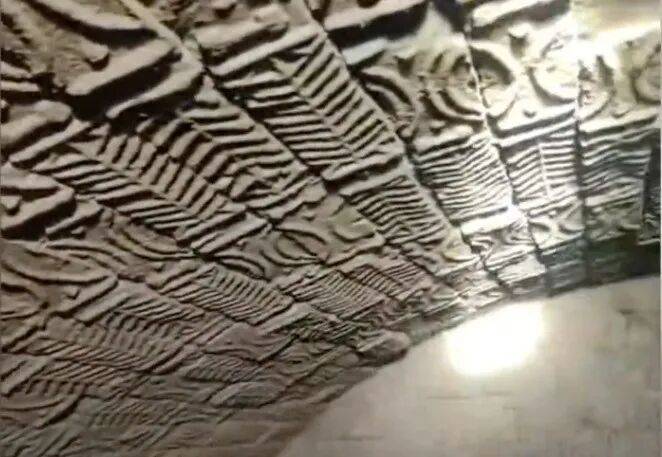 湖南村民自建房打桩时发现古墓，有多个墓室，墓砖上有清晰的图案纹路，文物部门介入