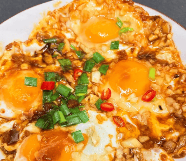 藏着诗意的家常小食，公瑾爆蛋治愈寻常三餐