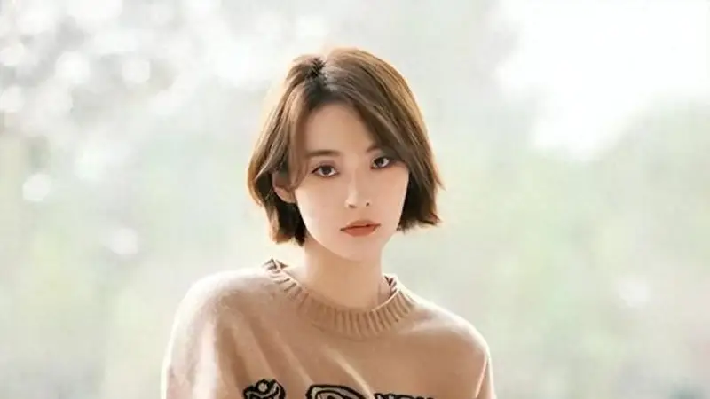 冻龄女神张佳宁:给母亲买500万豪宅,拒认亲父却帮继父求婚