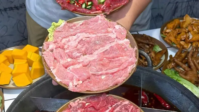 游玩洪崖洞周边 怎么找到口味地道的社区火锅
