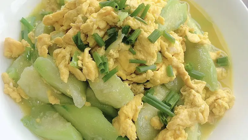 替换西红柿炒鸡蛋的快手营养下饭菜,夏天孩子吃不积食,女人养颜顺气,老人润肠防便秘!