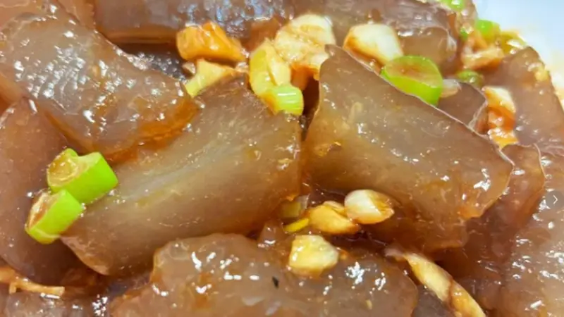 比例决定口感，手把手做出半透明琥珀薯粉糕