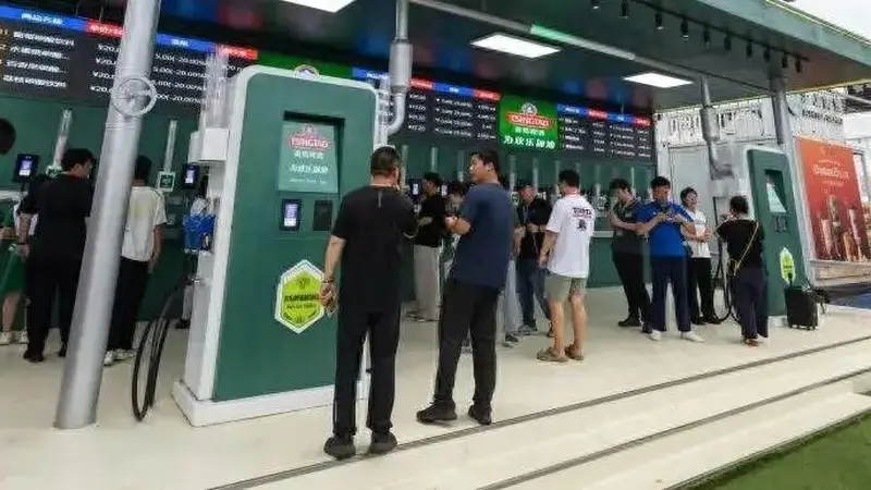 青岛西海岸新区金沙滩啤酒城网红啤酒加油站,承包你整个夏天的微醺狂欢