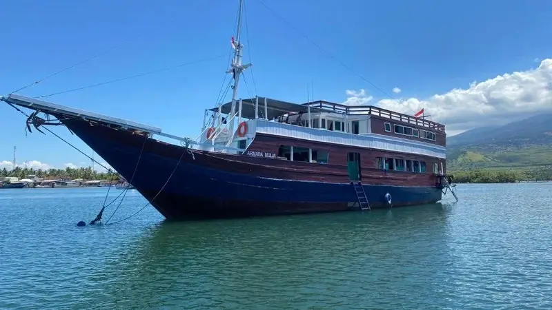 惊险!印尼观光船沉没,中国游客漂流四五小时获救:救生筏漏气,有人吓到呕吐