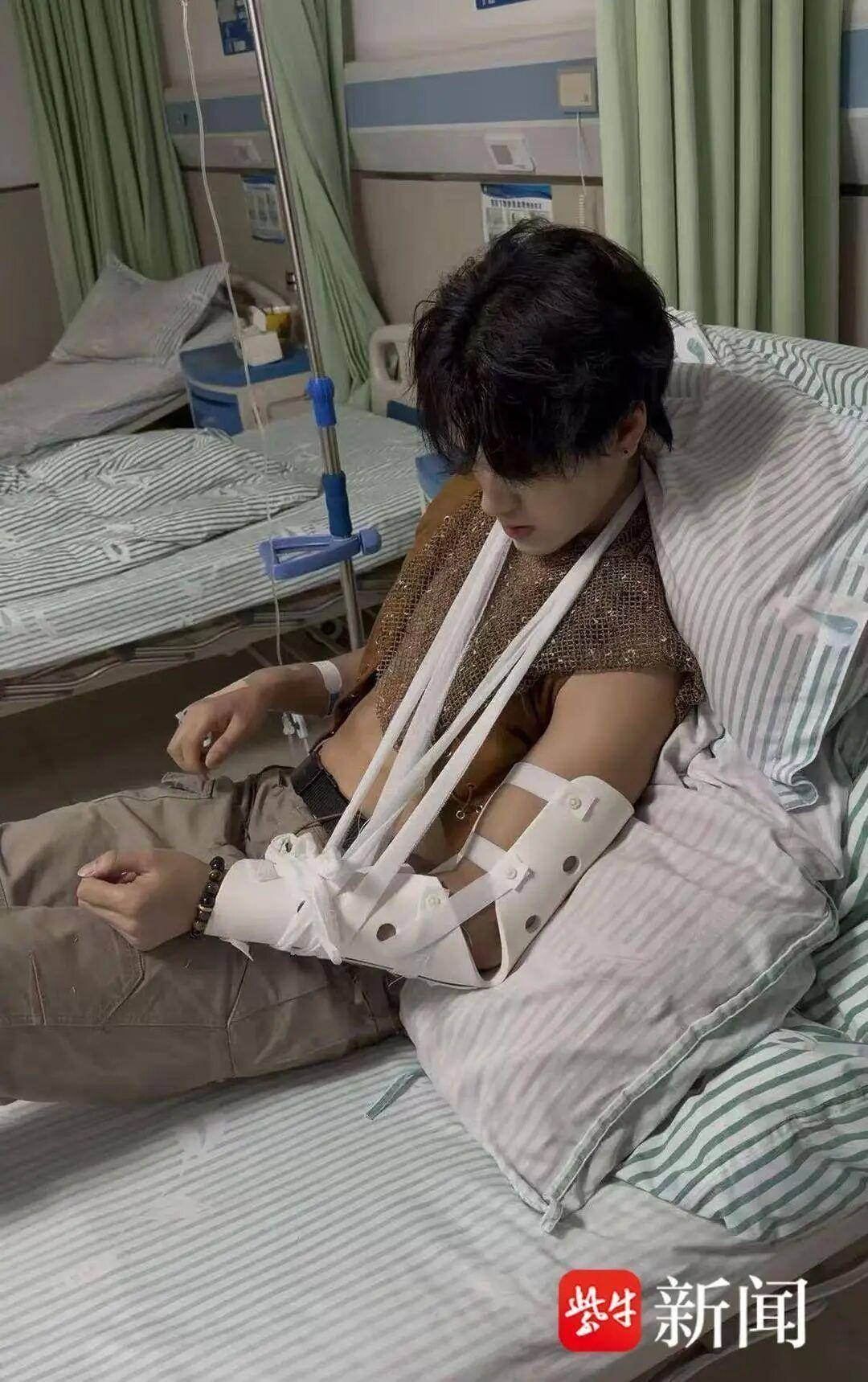 被游客掰断手腕的景区NPC系一级运动员，本人发声：游客失联，已自付万元医药费