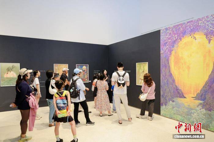 《久仰了大诗人》艺术展在光影中“复活”课本里的诗词