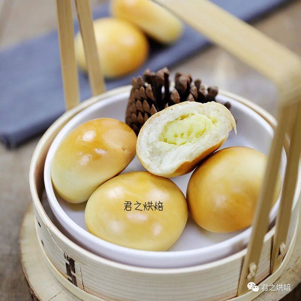 这个馅儿太好吃啦！软软的奶香小面包