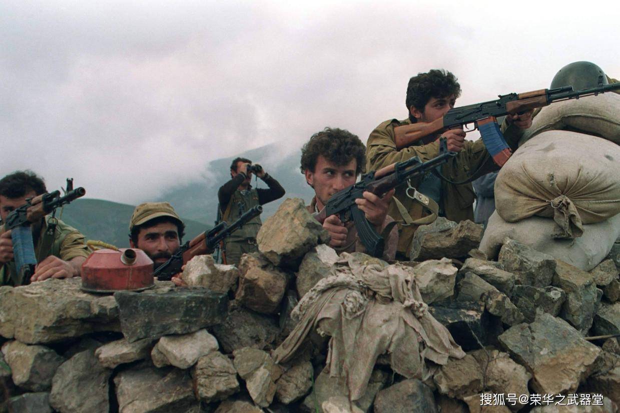 同室操戈，1992年的纳卡冲突