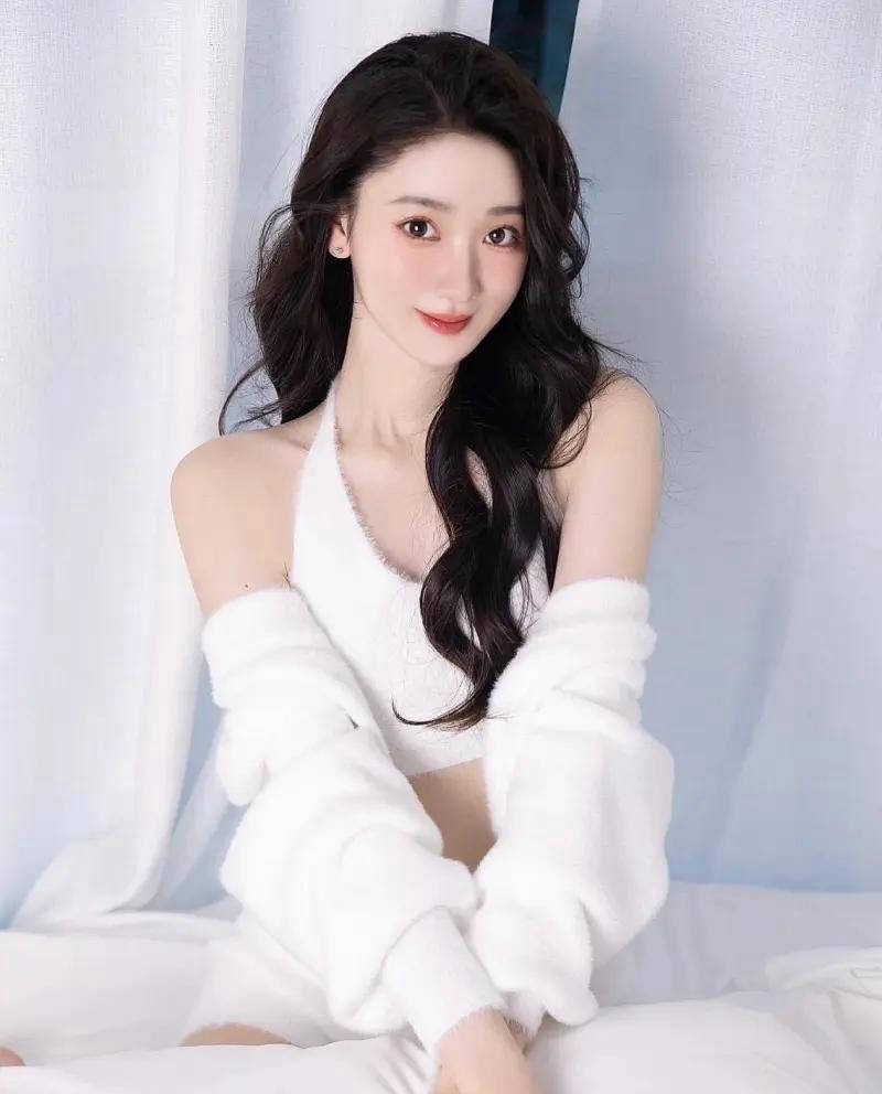 恭喜辽宁悍将刘雁宇恋情曝光，女友身高超170，电竞主持人