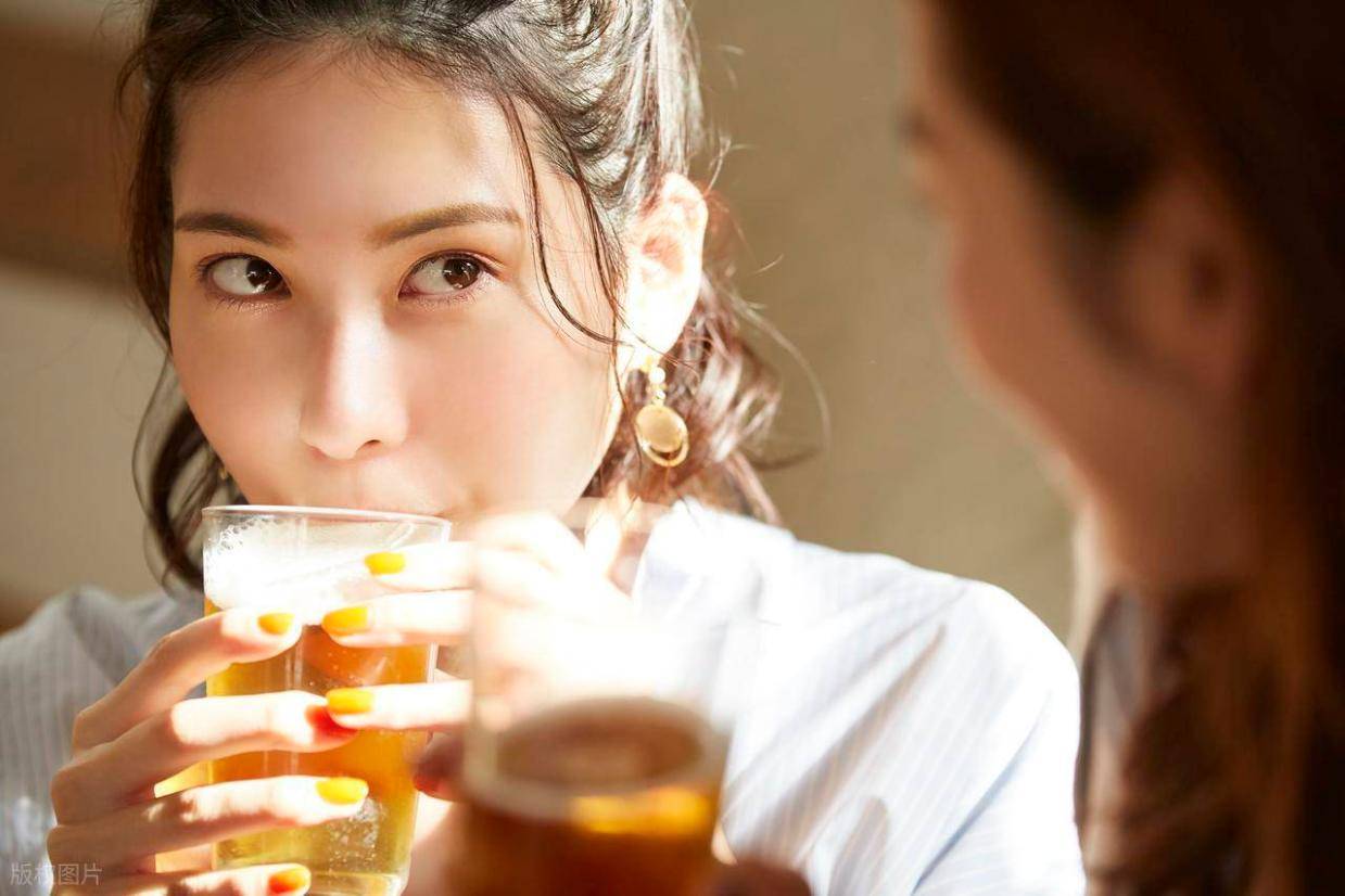 夏天喝啤酒好,还是喝白酒好?