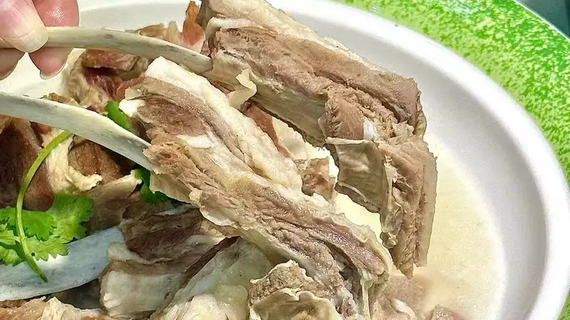 张北福洋洋吉祥草原手把肉：品味正宗坝上蒙餐地道风味