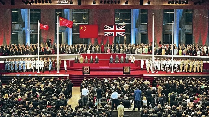 英国学者曾直言:有些英国人,真把香港曾经的辉煌当自己功劳了?