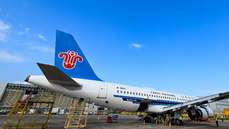 航油成本激增挤压盈利空间,国有三大航司上半年或合亏90亿