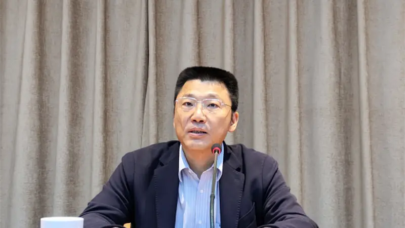 尼冰任上海世纪出版集团总裁