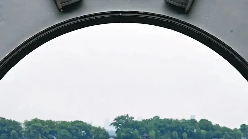 已进入巅峰！西湖边的大场面回归！“最妙”的宝藏点位找到了！