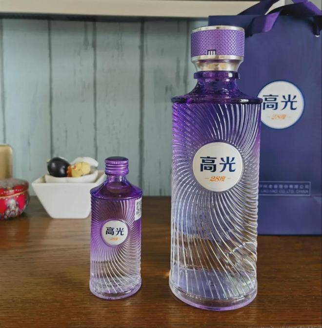 告别应酬式喝酒，泸州老窖凭28度高光拿捏年轻人？