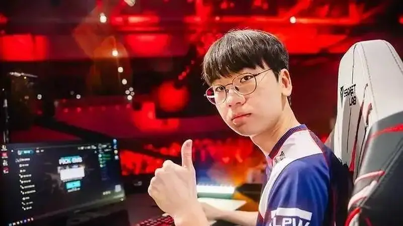 韩国网友热议T1横扫TL晋级MSI淘汰赛:Doran打得好棒,谢谢你,陈泽斌!