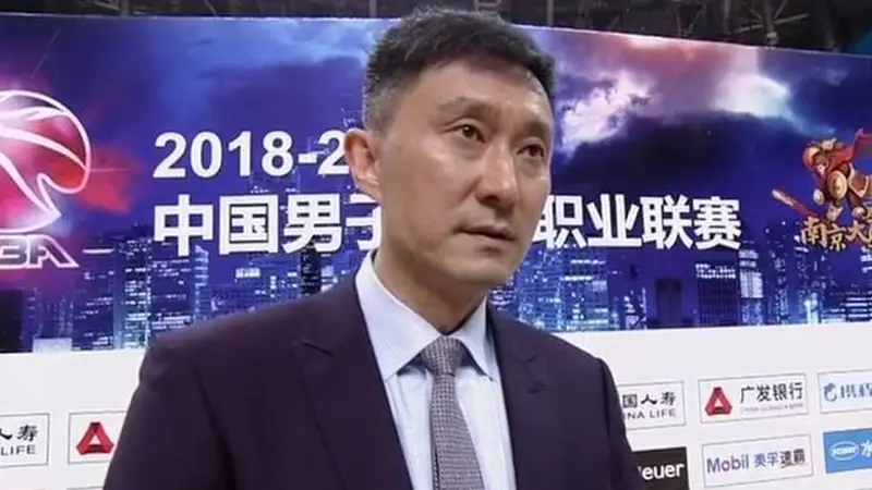 今日!陈海涛震怒,终究是朱芳雨和杜峰扛下一切,广东休赛期动作频频,他队仅球员流转