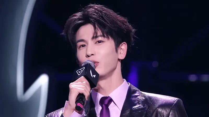 张凌赫周也登无畏契约表演赛！上演电竞男女主光环！他太准了！