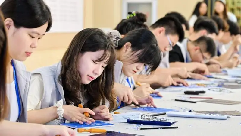 中韩青年玉溪行:非遗为桥通文脉 绿树为证结友谊