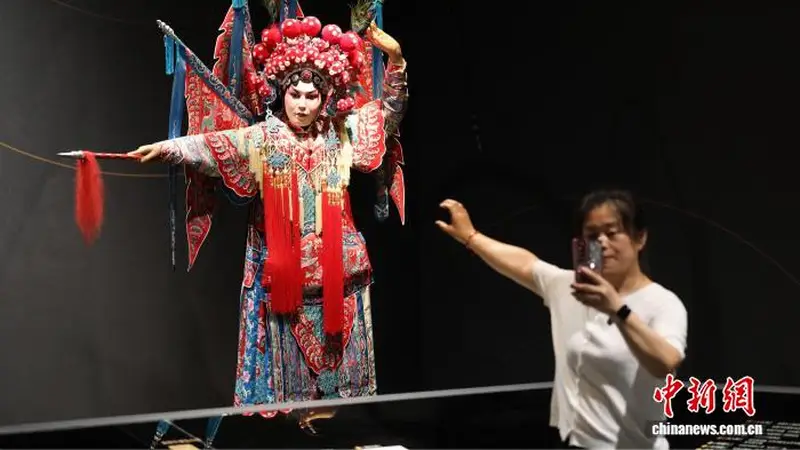 陕西西安：暑期游升温 秦腔艺术博物馆迎游客