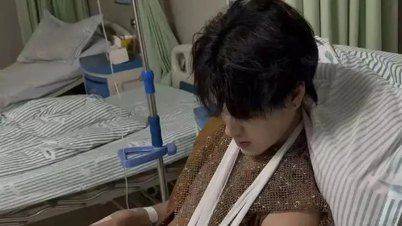 景区NPC和游客掰手腕致骨折,当事人称手臂仍没知觉:没人联系自己,已提交诉讼材料
