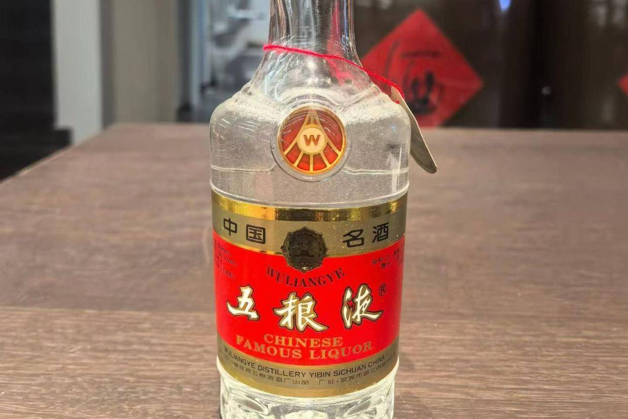 白酒不是越老越值钱！2026内行公认：只有3种酒适合长期存，其余全是废酒