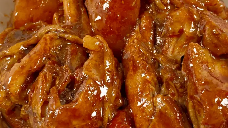 电饭煲番茄土豆焖鸡腿：一锅焖出浓郁家常味，懒人也能轻松复刻餐厅级美味