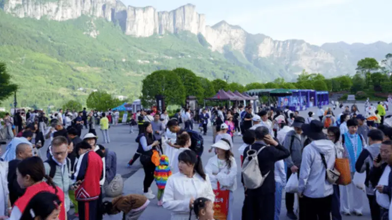 恩施“铁腕治旅”背后：游客吐槽频发，旅游人次增速连续两年下滑