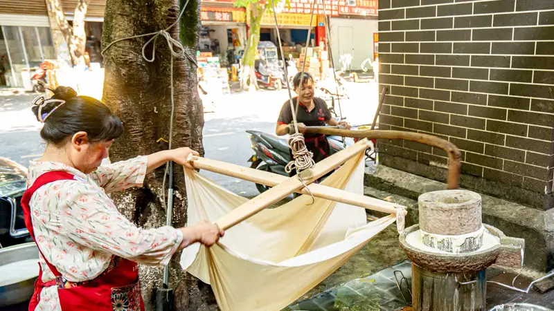 社区餐饮提质：重庆冉家坝本土土菜成市民搜索热门地标美食