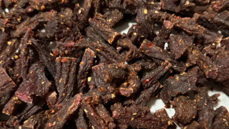 追剧解馋零食有招 快手牛肉干做法出炉