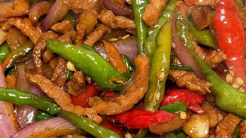 双椒洋葱炒肉丝:鲜香滑嫩,一口入魂的下饭神器