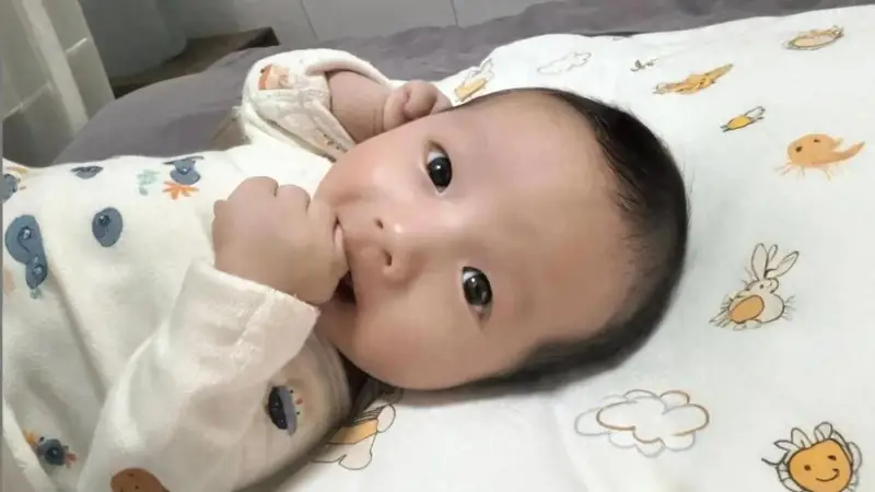 “开口早”的孩子聪明，还是“说话晚”的娃智商高？看完涨知识 ！