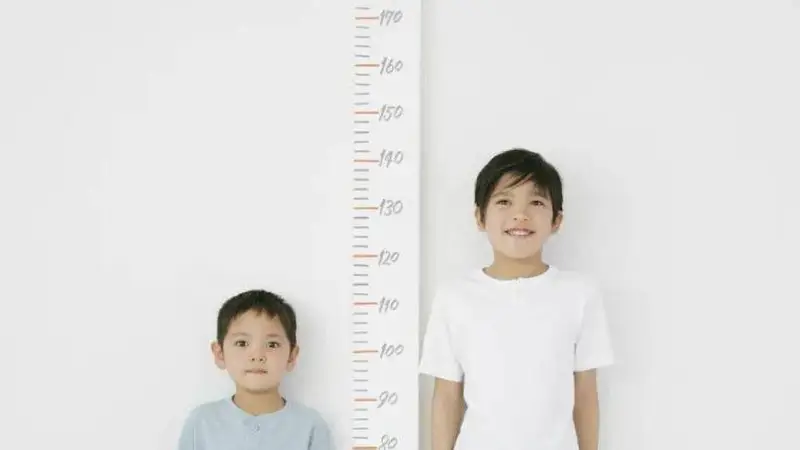 一个不起眼的小习惯,正在“吃”掉孩子的身高,趁早排查!
