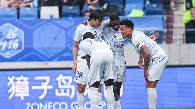 申花客场4-1逆转大连英博