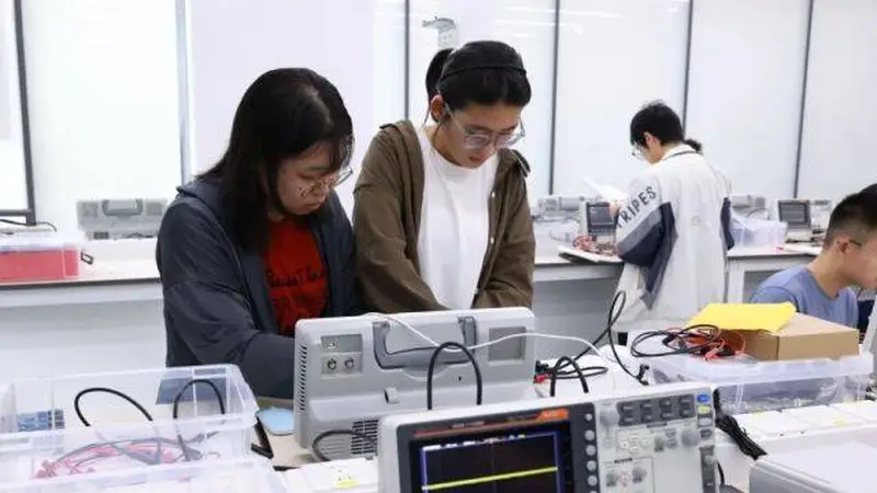 深圳理工大学好不好?院士成为大一新生的导师,重塑本科教育的“含金量”