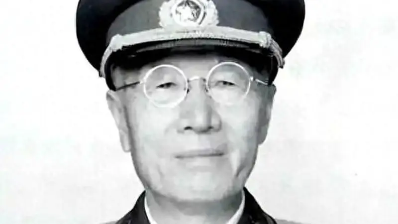 开国中将万毅说:庐山会议有两个谣传,需要澄清一下