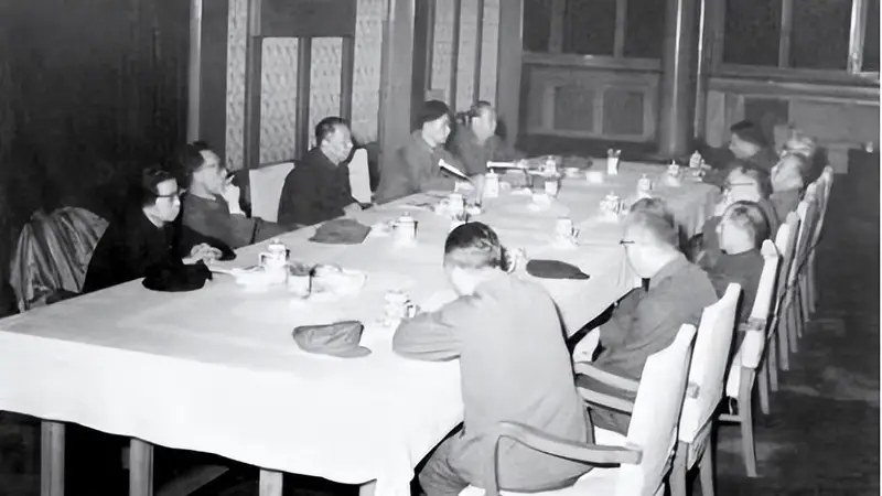 76年毛远新调装甲师进京，连李德生都不知道，叶帅是怎么阻止的？