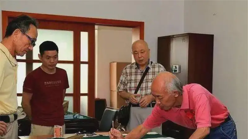新潮养老模式走红:不靠子女不住院,网友直呼“老了我也要这样”
